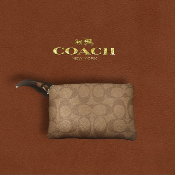 Coach Wristlet/ wallet - Picture 3 of 4